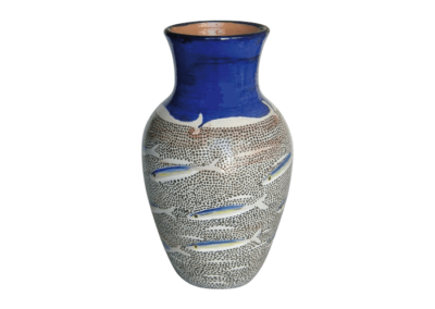 <i>Vaso con acciughe</i>, 2015, vaso foggiato al tornio in terraglia, decorato con ingobbi, smalto e cristallina