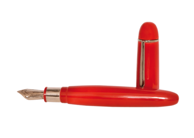 <i>Stylò</i>, 2015, ceramica smaltata con intervento a piccolo fuoco in platino